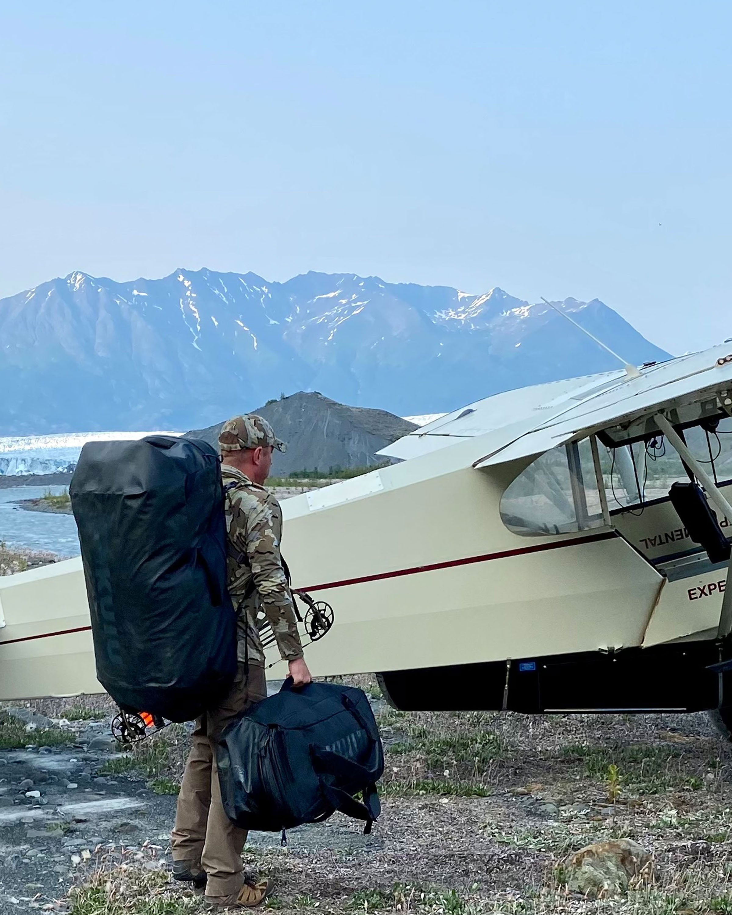 Waypoint 10400 Duffel | Stone - Image 11